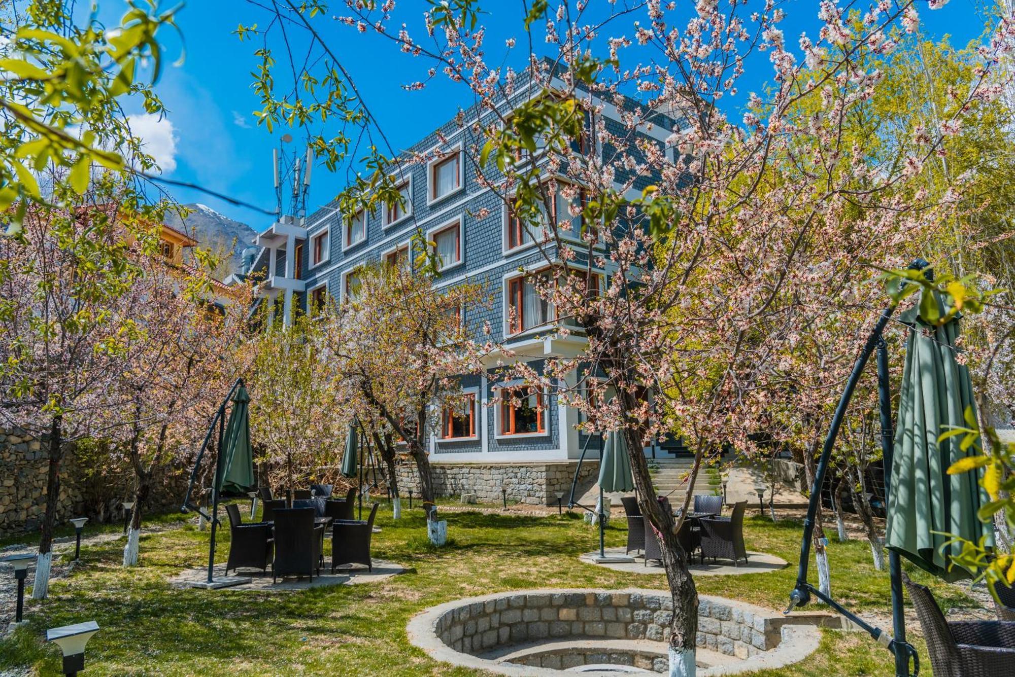 Hotel The Kargil Eksteriør billede